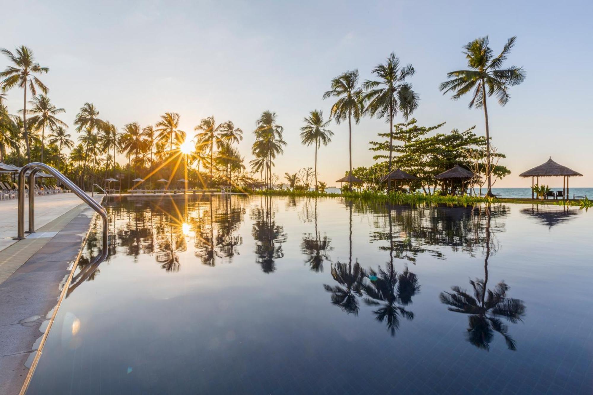 Kantary Beach Hotel Villas & Suites Khao Lak Exterior foto